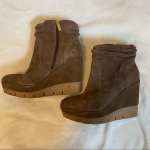 Isola Wedge Suede Ankle booties